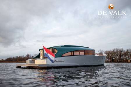 WATERDREAM LIMOUSINE TENDER