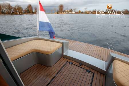 WATERDREAM LIMOUSINE TENDER