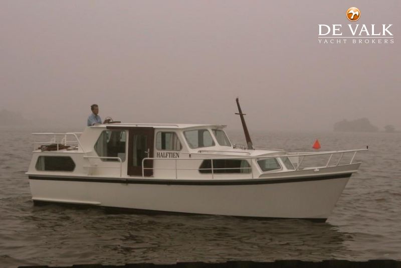 WATERMAN KRUISER motor yacht for sale De Valk Yacht broker