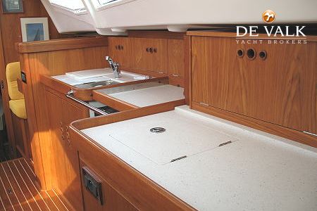 WAUQUIEZ 40 PILOT SALOON