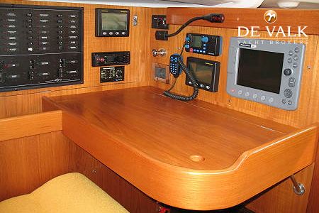 WAUQUIEZ 40 PILOT SALOON