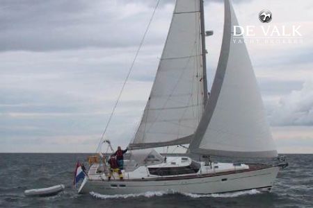 WAUQUIEZ 40 PILOT SALOON