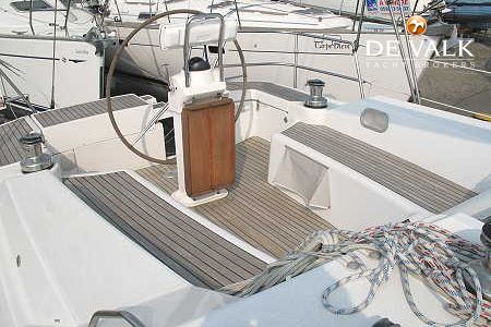 WAUQUIEZ 40 PILOT SALOON