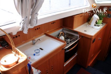 WAUQUIEZ 40 PILOT SALOON