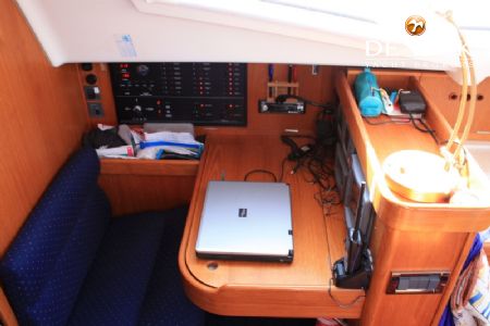 WAUQUIEZ 40 PILOT SALOON