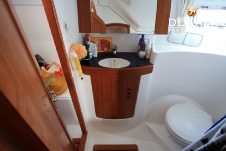 WAUQUIEZ 40 PILOT SALOON