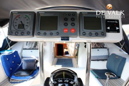WAUQUIEZ 40 PILOT SALOON
