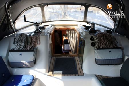WAUQUIEZ 40 PILOT SALOON