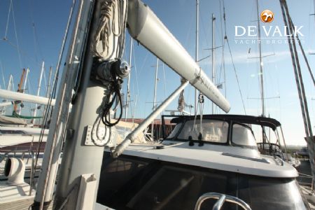 WAUQUIEZ 43 PILOT SALOON