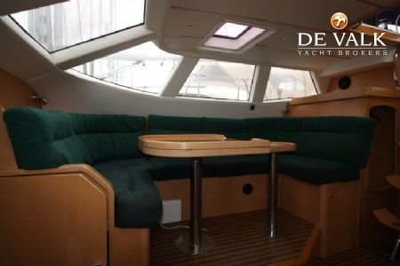 WAUQUIEZ 43 PILOT SALOON