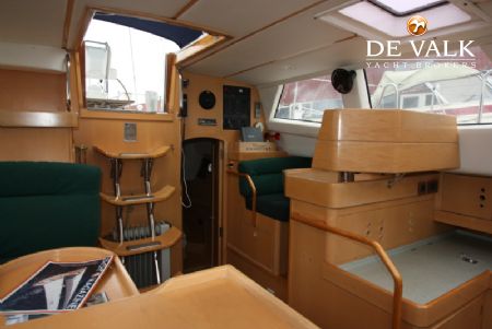 WAUQUIEZ 43 PILOT SALOON