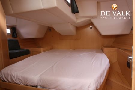 WAUQUIEZ 43 PILOT SALOON