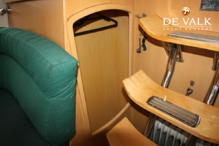 WAUQUIEZ 43 PILOT SALOON