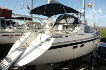 WAUQUIEZ 43 PILOT SALOON