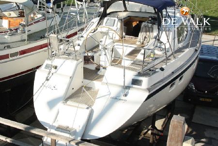 WAUQUIEZ 43 PILOT SALOON