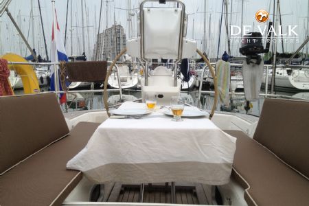 WAUQUIEZ 43 PILOT SALOON