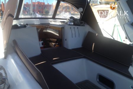 WAUQUIEZ 43 PILOT SALOON