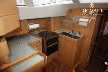 WAUQUIEZ 43 PILOT SALOON