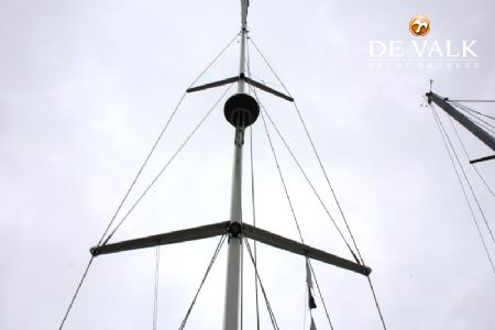 WAUQUIEZ 43 PILOT SALOON