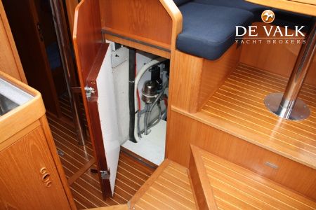 WAUQUIEZ 43 PILOT SALOON