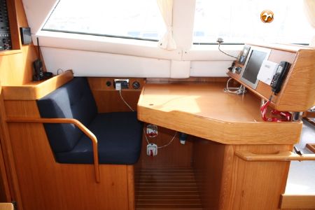 WAUQUIEZ 43 PILOT SALOON