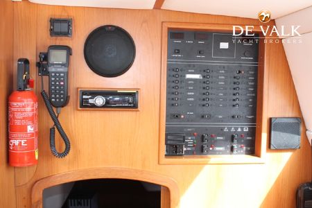 WAUQUIEZ 43 PILOT SALOON