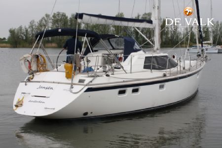 WAUQUIEZ 43 PILOT SALOON
