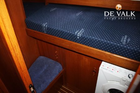 WAUQUIEZ 43 PILOT SALOON