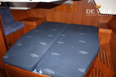WAUQUIEZ 43 PILOT SALOON