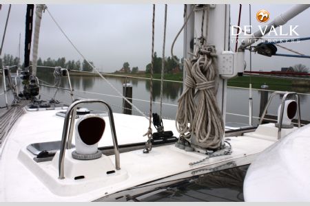 WAUQUIEZ 43 PILOT SALOON