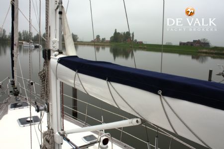WAUQUIEZ 43 PILOT SALOON