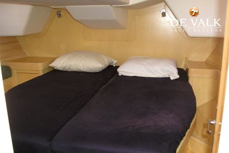 WAUQUIEZ 43 PILOT SALOON