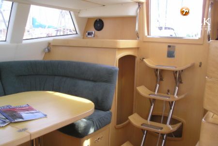 WAUQUIEZ 43 PILOT SALOON