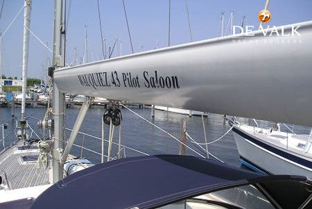 WAUQUIEZ 43 PILOT SALOON
