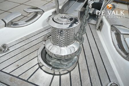 WAUQUIEZ 47 PILOT SALOON