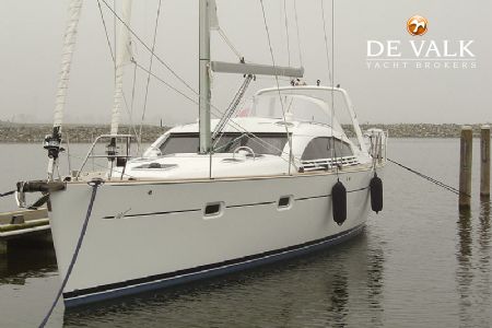 WAUQUIEZ 47 PILOT SALOON