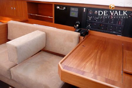 WAUQUIEZ 47 PILOT SALOON