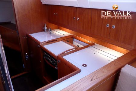 WAUQUIEZ 47 PILOT SALOON