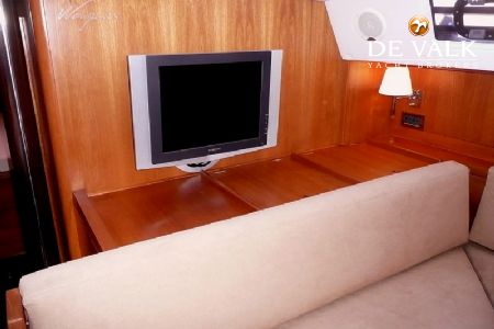 WAUQUIEZ 47 PILOT SALOON