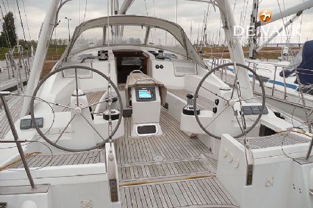 WAUQUIEZ 47 PILOT SALOON
