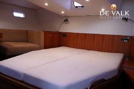 WAUQUIEZ 47 PILOT SALOON