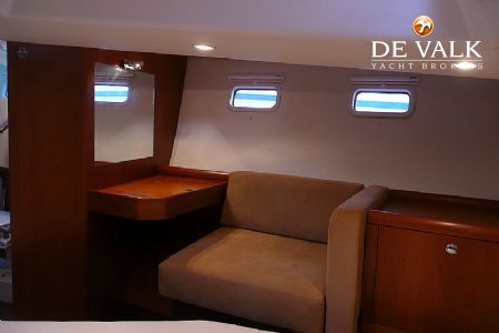WAUQUIEZ 47 PILOT SALOON