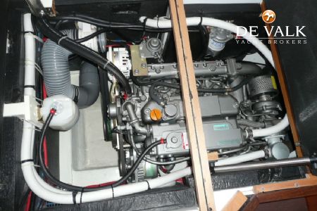 WAUQUIEZ 47 PILOT SALOON