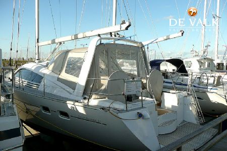 WAUQUIEZ 47 PILOT SALOON