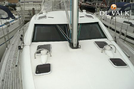 WAUQUIEZ 47 PILOT SALOON