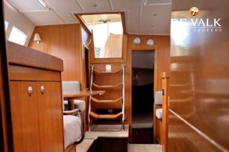 WAUQUIEZ PILOT SALOON 41