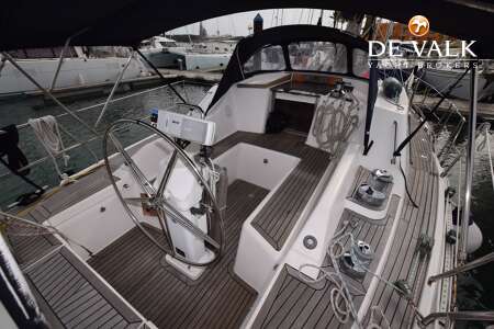 WAUQUIEZ PILOT SALOON 43