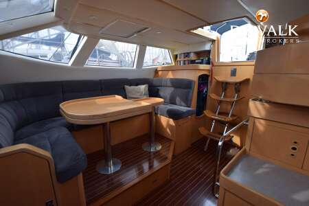 WAUQUIEZ PILOT SALOON 43